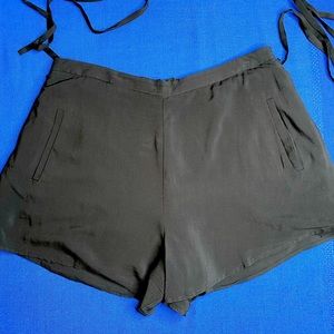 BCBGENERATION black shorts